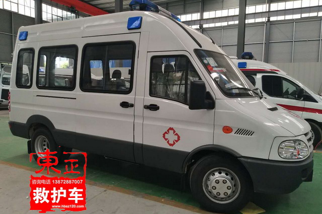 依维柯宝迪柴油救护车图片2
